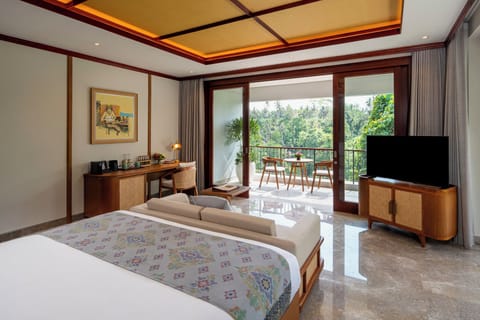 Adiwana Corner Suite | Free minibar items, in-room safe, desk, free cribs/infant beds