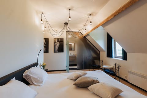 Deluxe Double Room, 1 King Bed, Non Smoking, Garden View | Blackout drapes, soundproofing, free WiFi, bed sheets