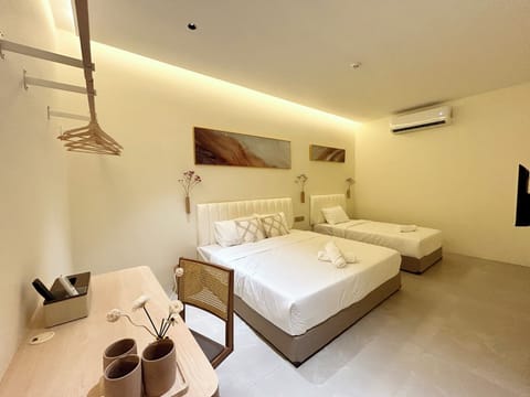 Deluxe Triple Room | Free WiFi