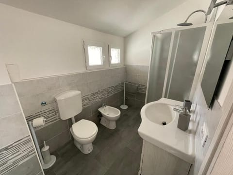 Triple Room | Bathroom