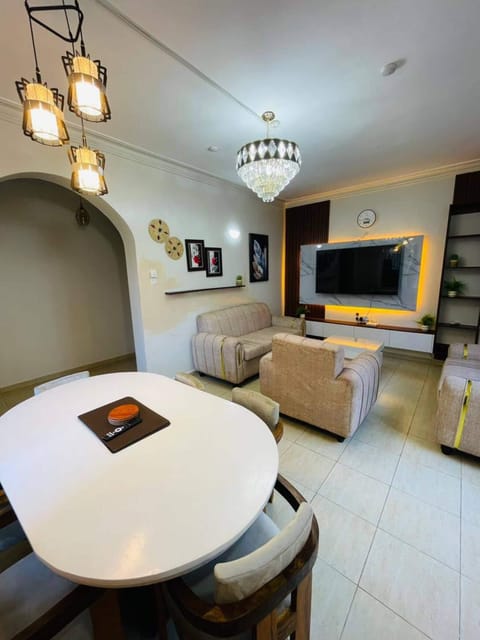 Apartment, 2 Bedrooms | Living room