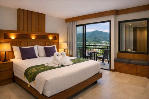 Superior Double Room, Courtyard View | Hypo-allergenic bedding, in-room safe, desk, laptop workspace