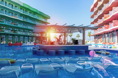 5 outdoor pools, pool umbrellas, sun loungers