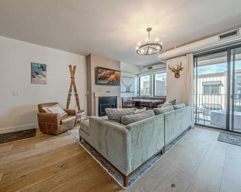 Condo, Multiple Beds, Balcony, Mountain View (Whitefish Loft) | Living area