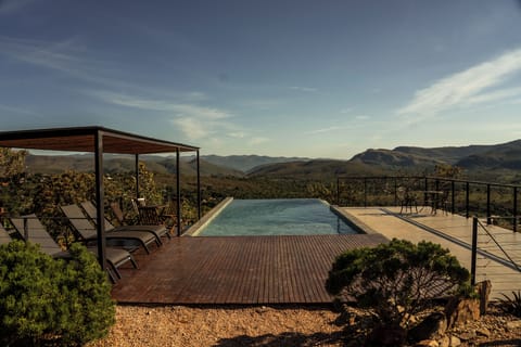 Infinity pool