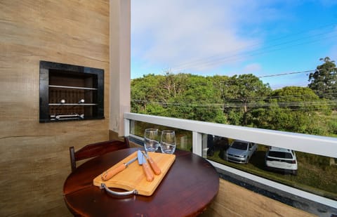 Apartment | Outdoor dining