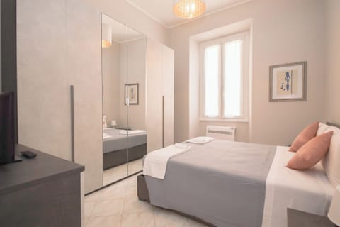 Apartment (1 Bedroom) | 1 bedroom, iron/ironing board, cribs/infant beds, bed sheets