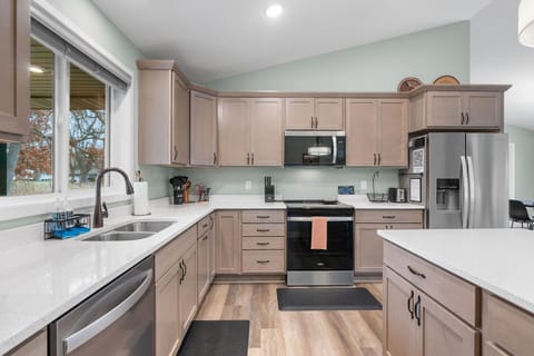 House (3 Bedrooms) | Property amenity