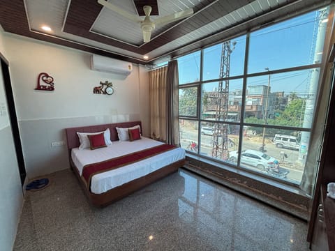 Deluxe Double Room | Laptop workspace, WiFi (free)