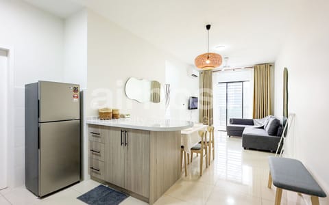 Apartment, 2 Bedrooms, Non Smoking, City View | Living area | 45-inch Smart TV with digital channels