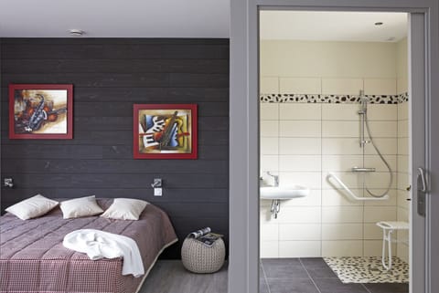 Comfort Double Room, Ensuite, Courtyard View (Tourisme Handicap) | Bathroom