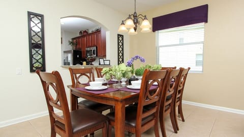 House, 6 Bedrooms | Dining