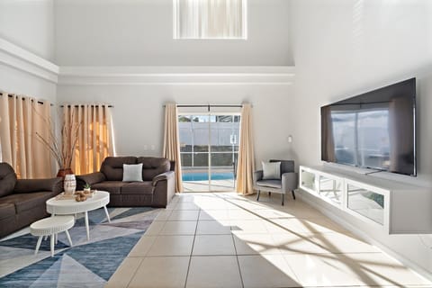 House, 6 Bedrooms | Living area | Smart TV