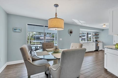 House, 2 Bedrooms | Dining