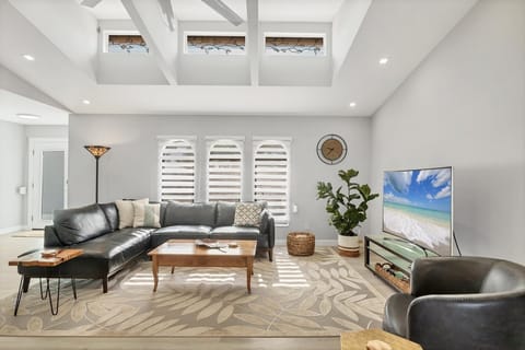 House, 3 Bedrooms | Living area | Smart TV