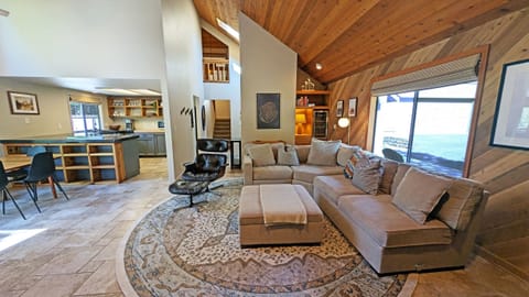 House, 3 Bedrooms | Living area