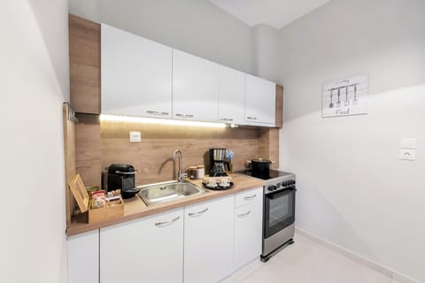 Apartment, 3 Bedrooms | Private kitchen