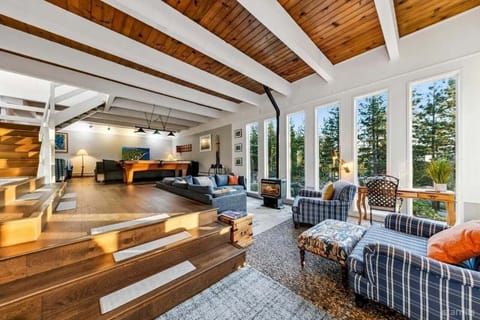 House, 5 Bedrooms | Interior