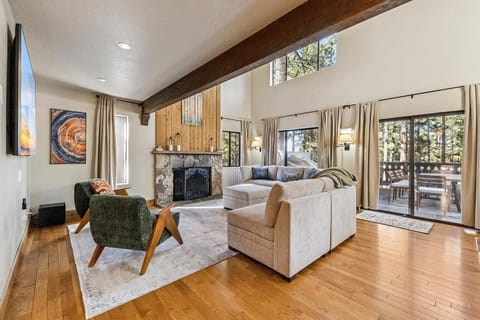 House, 4 Bedrooms | Living area