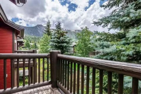 Condo, 2 Bedrooms | Property grounds