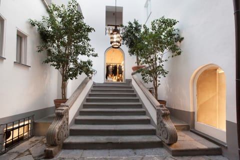 House, Smoking | 14 bedrooms