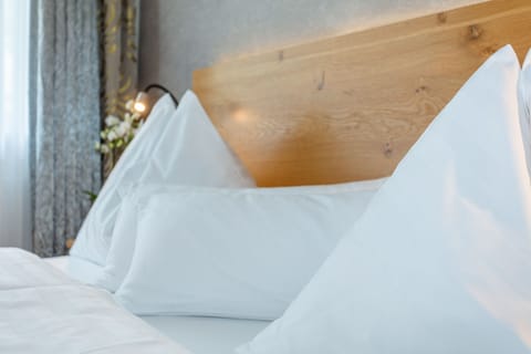 Superior Double Room | Minibar, in-room safe, desk, blackout drapes