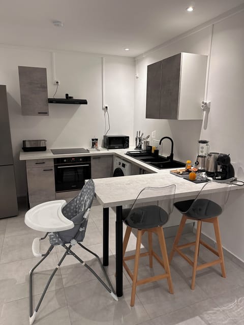 Appart'hôtel Supérieur, Balcon (City View) | Private kitchen