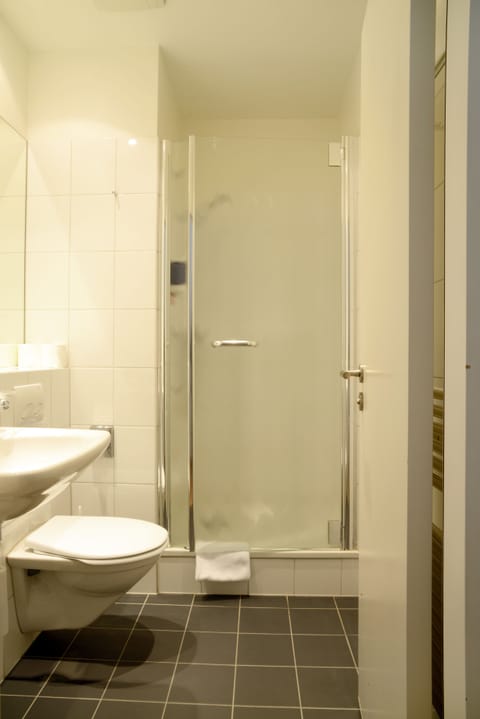Double or Twin Room, Private Bathroom | Bathroom | Shower, free toiletries, hair dryer, towels