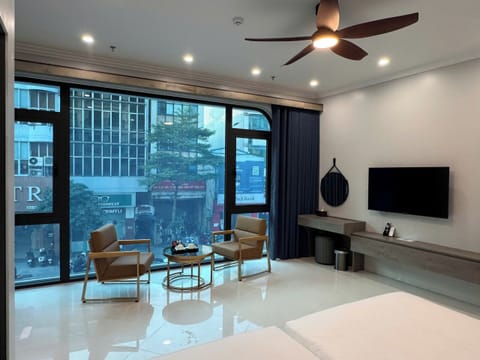 Panoramic Double Room | Desk, blackout drapes, soundproofing, iron/ironing board