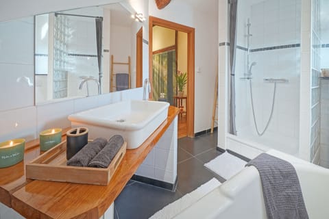 Deluxe Double Room, Pets Not Allowed, Courtyard View | Bathroom | Hair dryer, towels