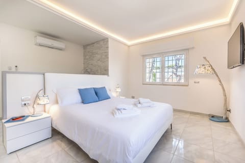 Luxury Double Room, Garden View | Frette Italian sheets, premium bedding, down comforters, pillowtop beds