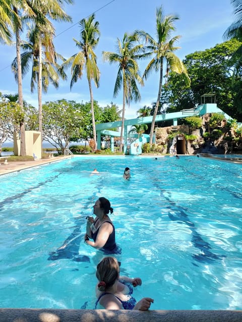 3 outdoor pools