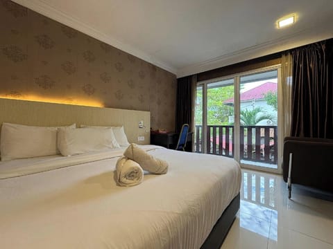 Studio | Desk, iron/ironing board, WiFi (free), bed sheets