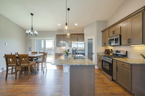 House (4 Bedrooms) | Interior