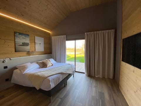 Superior Quadruple Room, Ensuite | Soundproofing, free WiFi, wheelchair access