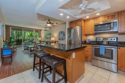 Condo, 1 Bedroom | Private kitchen | Fridge, oven, coffee/tea maker, toaster