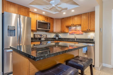 Condo, 1 Bedroom | Private kitchen | Fridge, oven, coffee/tea maker, toaster