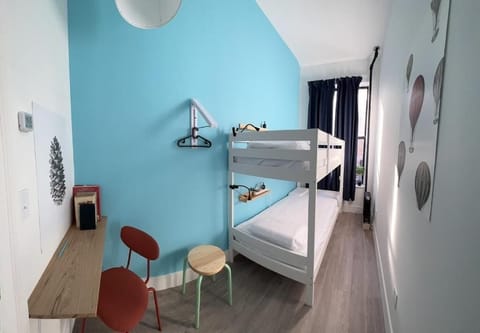 Twin Room, Non Smoking | Laptop workspace, soundproofing, free WiFi, bed sheets