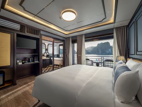 Deluxe Double or Twin Room, Balcony, Ocean View | Minibar, in-room safe, soundproofing, free cribs/infant beds