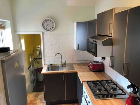 Apartment, 2 Bedrooms, City View | Interior