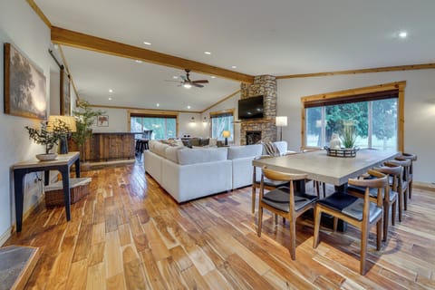 House (6 Bedrooms) | Interior