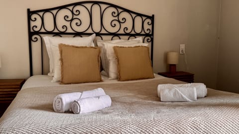 Double Room, 1 Queen Bed, Balcony, River View (1) | In-room safe, blackout drapes, iron/ironing board, free WiFi