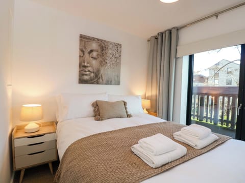 3 bedrooms, individually decorated, individually furnished