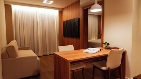 Standard Room, 1 Queen Bed | Interior