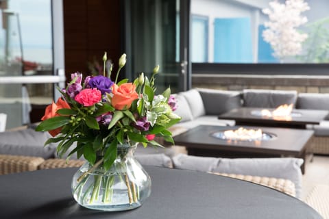 Lunch, dinner, brunch served; ocean views