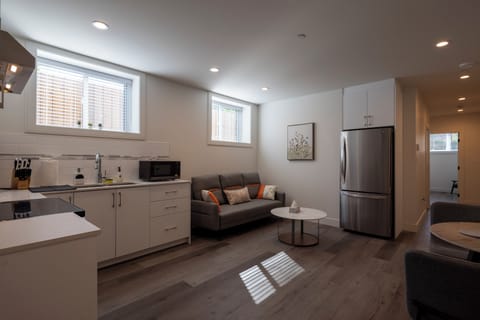 Comfort Apartment, 2 Bedrooms, Kitchen | Living area
