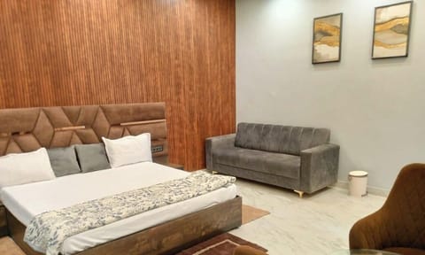 Deluxe Room, Air conditioning | Desk, laptop workspace, free WiFi