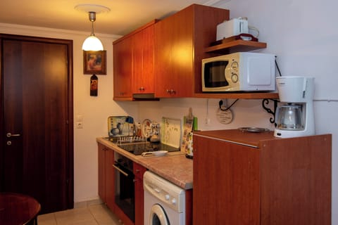 Luxury Apartment, Patio, Mountain View | Private kitchen