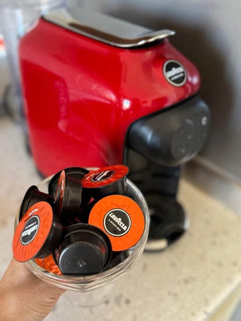 Comfort Condo, Sea View | Coffee and/or coffee maker