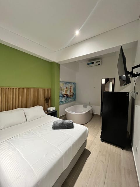 Family Room | WiFi (free), bed sheets